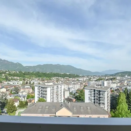 Tres Spacieux- Vue Imprenable Sur Le